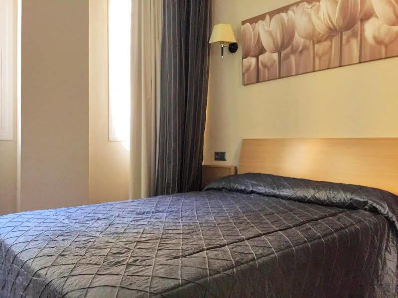 Dream Suites And Apartments Almeria Centro Exterior photo