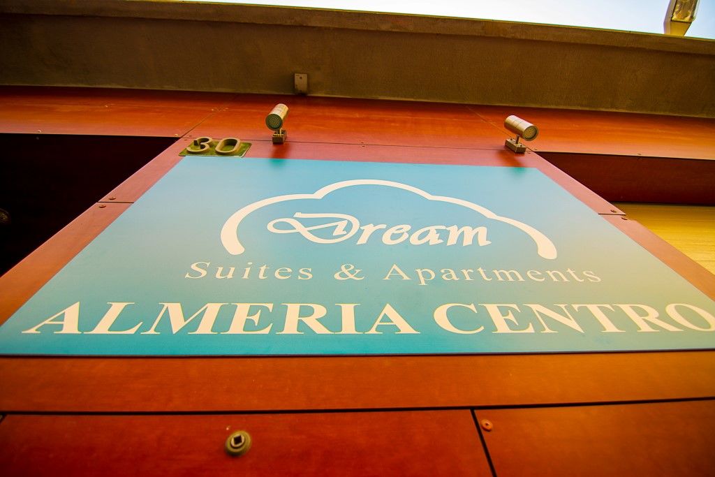 Dream Suites And Apartments Almeria Centro Exterior photo