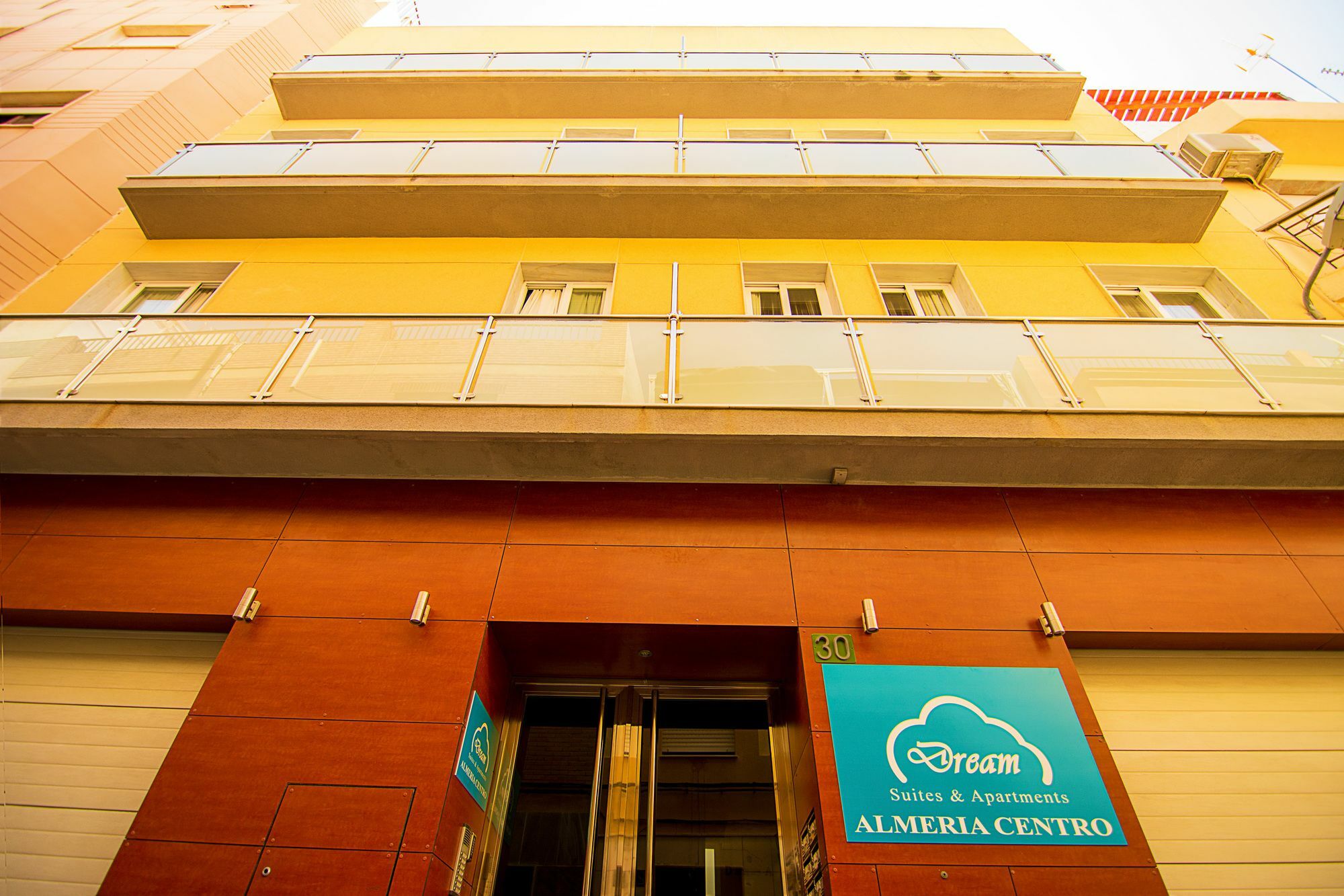 Dream Suites And Apartments Almeria Centro Exterior photo